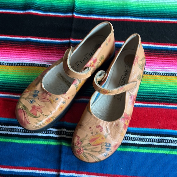 A’rcopedico Scala Mary Jane—Professionally HEIGHT ADJUSTED (1/4 in on right) - Picture 2 of 9